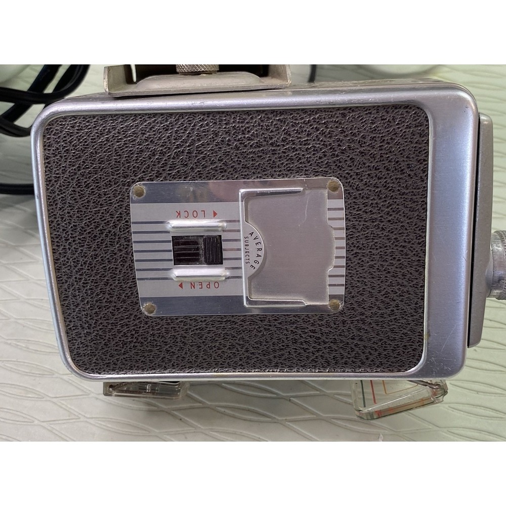 Vintage Kodak Brownie Automatic Movie Camera F/2.3 w/2-Lamp Movie Lights Untestd - Picture 6 of 15